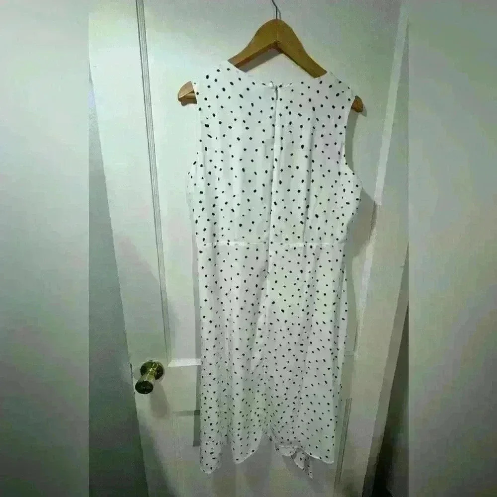 Donna Karan Faux Wrap Dress Womens 14
White Black Polka Dot Asymmetrical V Neck - Picture 3 of 5